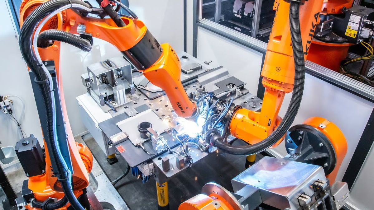 Kuka Schweißroboteranlage Master/Slave zum Gehäuse schweißen