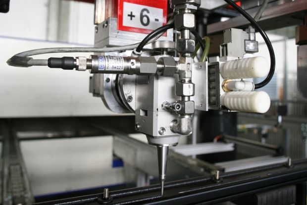 roboter kleben schauemen