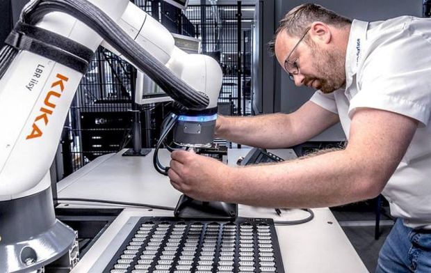 Service und Programmierung für Kuka Roboter